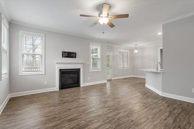 Building Photo - Charming 4 Bed, 3Bath in Clayton, NC