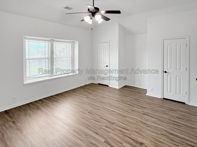 Building Photo - 235 Burnett Dr