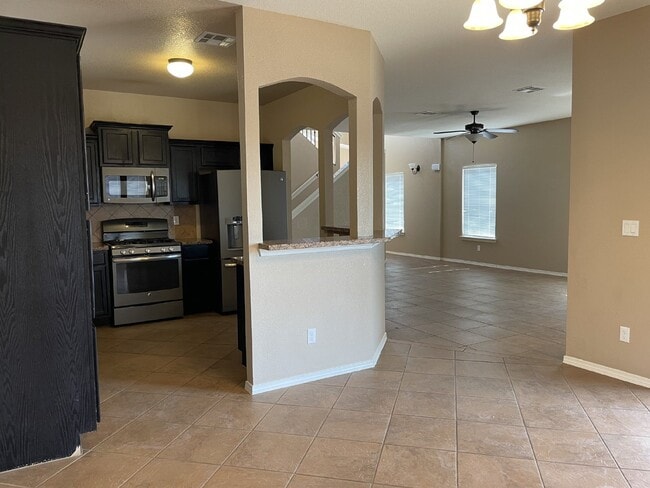 Building Photo - 12960 Cozy Cove Ave