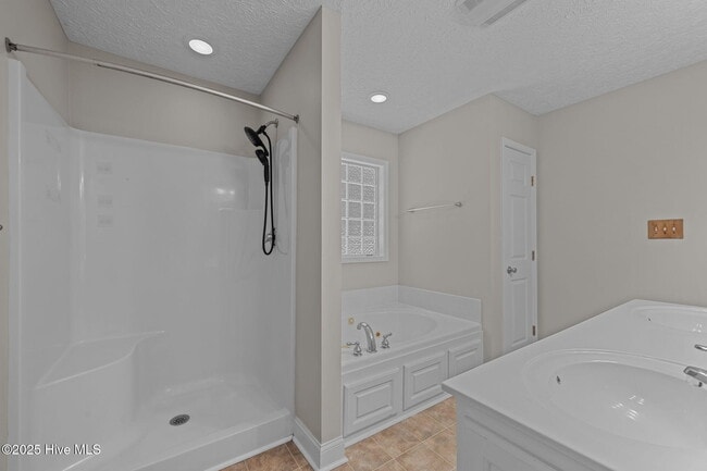 Building Photo - 205 Croatan Woods Dr