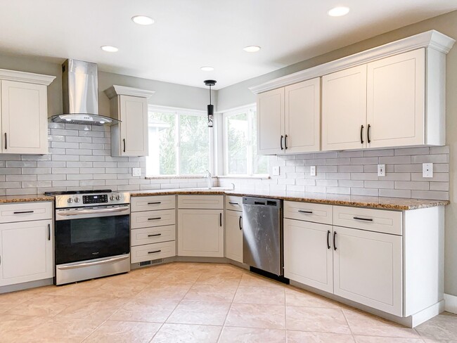 Building Photo - 2211 Morency Dr