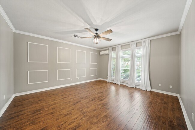 Building Photo - 2654 Milburn Dr