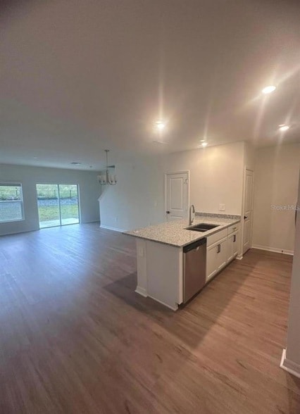 Building Photo - 9288 Westside Hls Dr