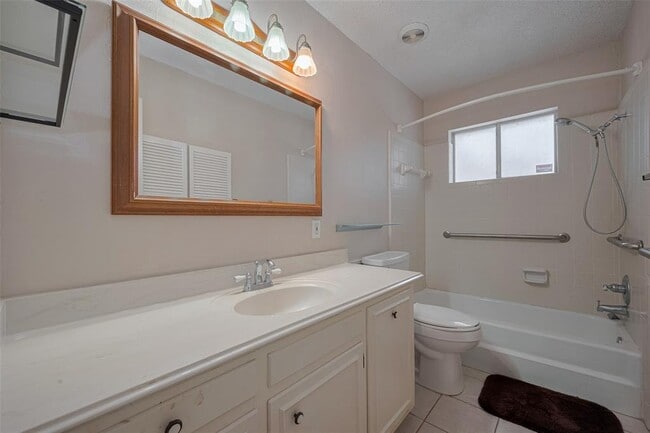 Building Photo - 15222 Torry Pines Rd