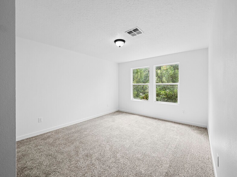Building Photo - 9562 W Littlewood Dr