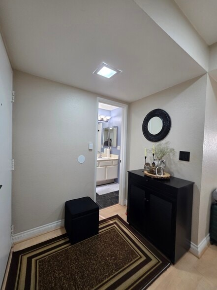 Building Photo - 9949 Scripps Westview Way