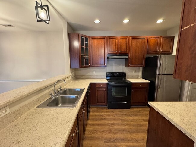 Building Photo - 3BR/2BA Condo in Popular Copper Ridge