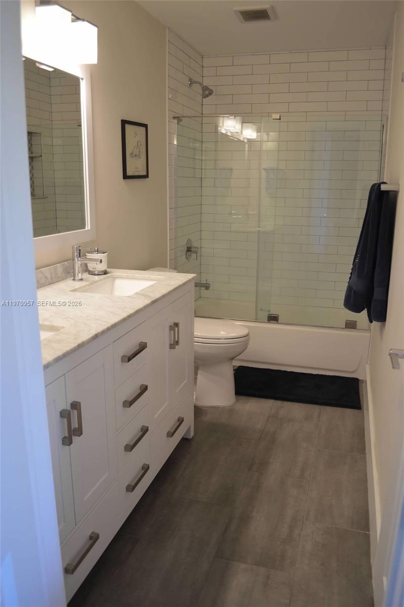 Building Photo - 4708 SW 67th Ave