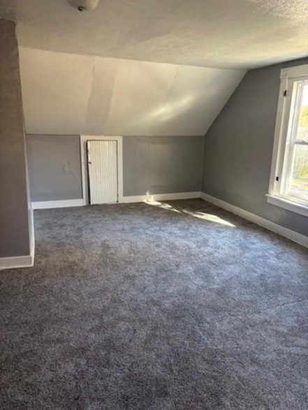 Building Photo - 1935 SW Lincoln St