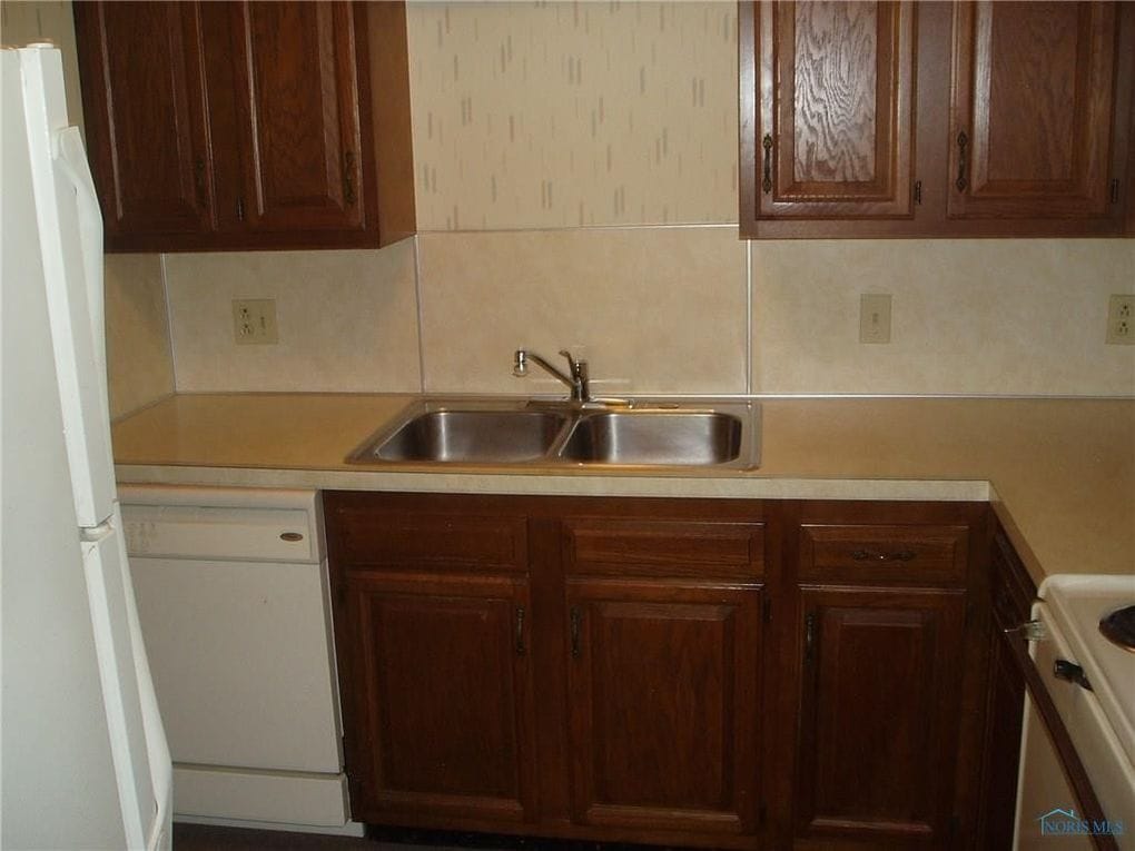 Kitchen - 2256 Rockspring Rd