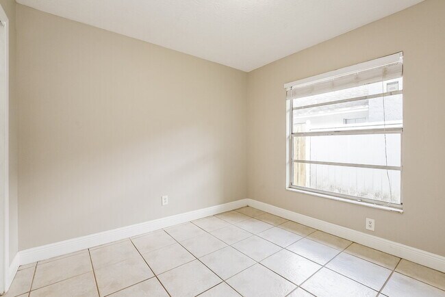 Building Photo - 1264 Rising Sun Blvd