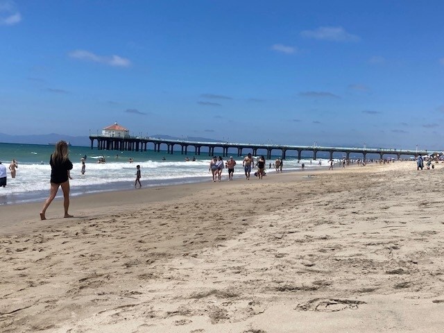 Building Photo - 1220 Manhattan Beach Blvd