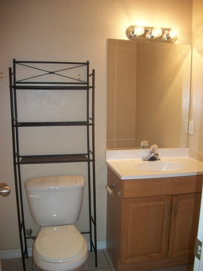 Building Photo - 3 Bed 2 Bath 2 Car Garage in College Park ...