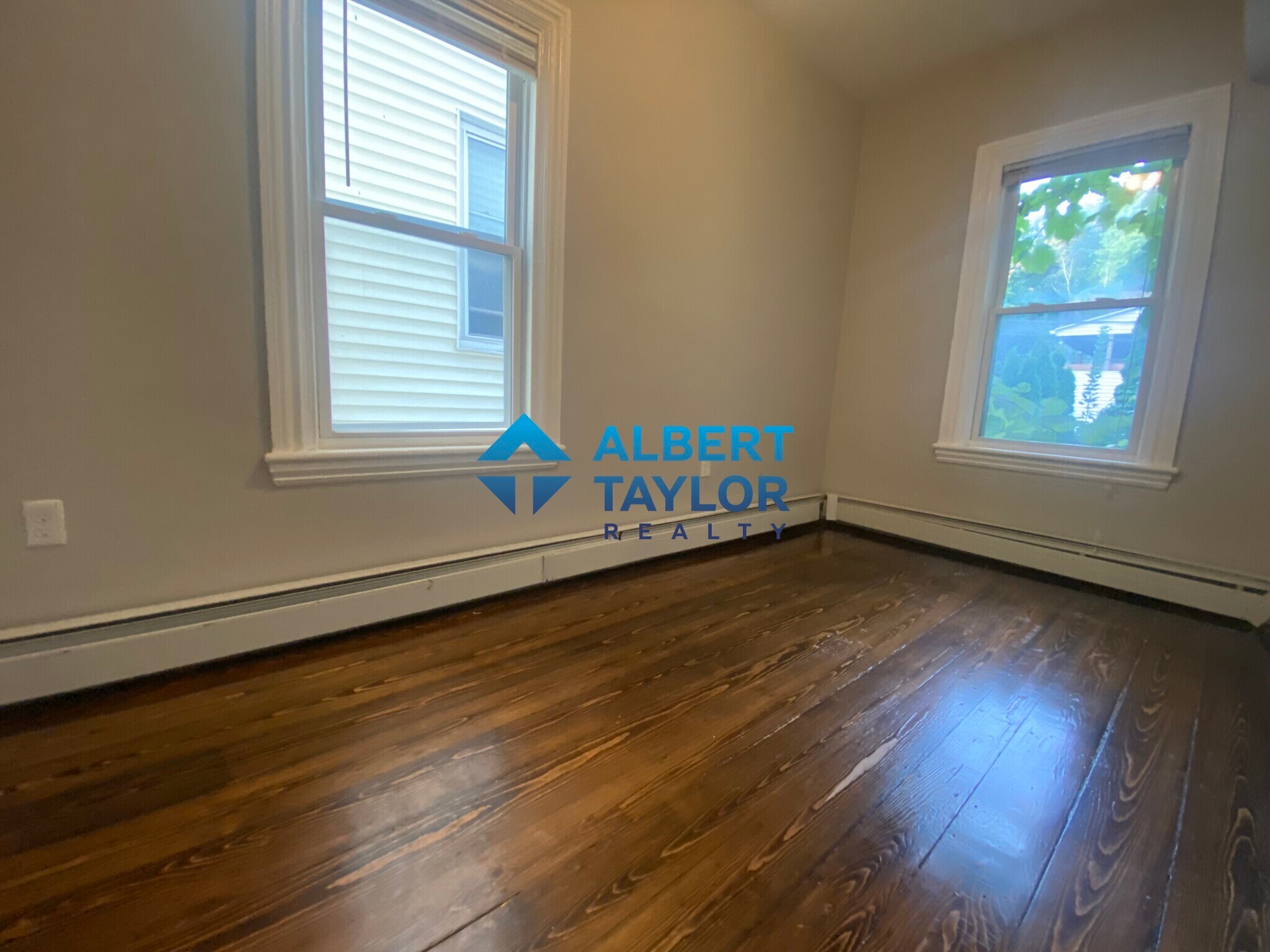 Building Photo - 1568 Tremont St