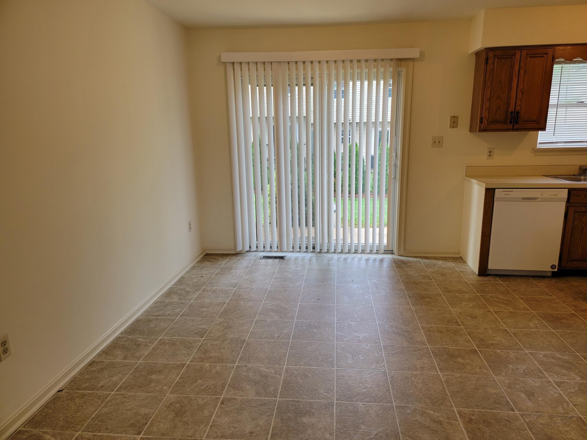 Building Photo - 396 Dohner Dr