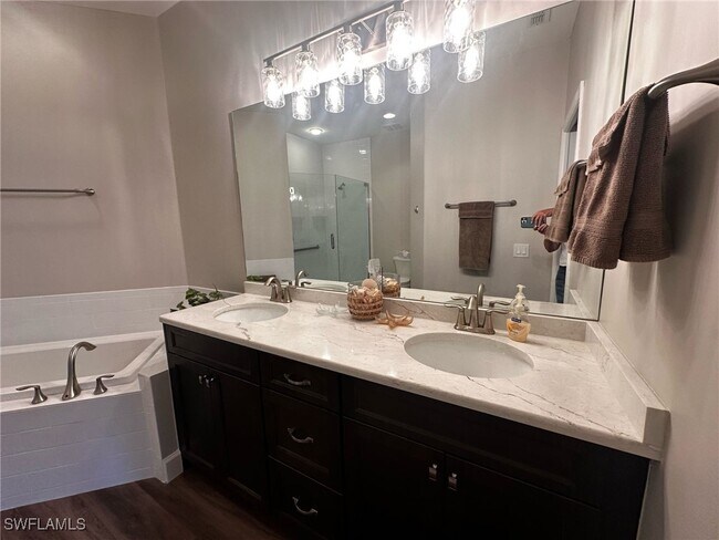 Building Photo - 9241 Bayberry Bend