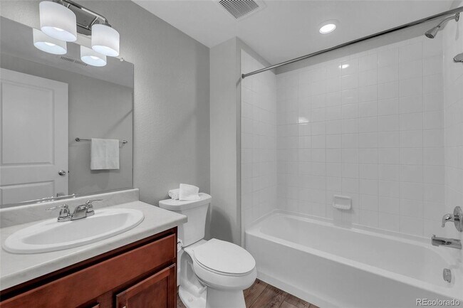 Building Photo - 1094 Anker Dr