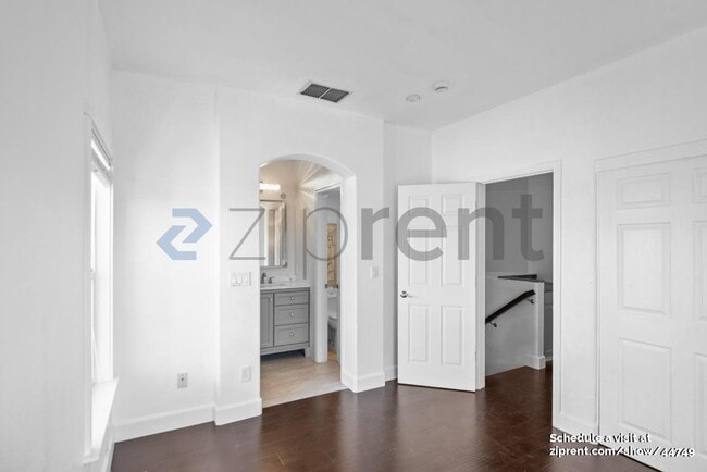 Building Photo - 882 Inspiration Pl
