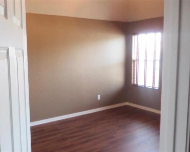 Building Photo - 5011 Forest Hurst Glen