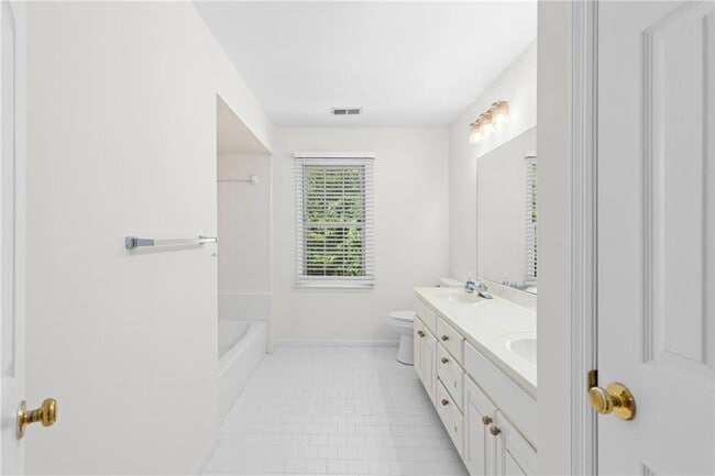 Building Photo - 5941 Wilbanks Dr