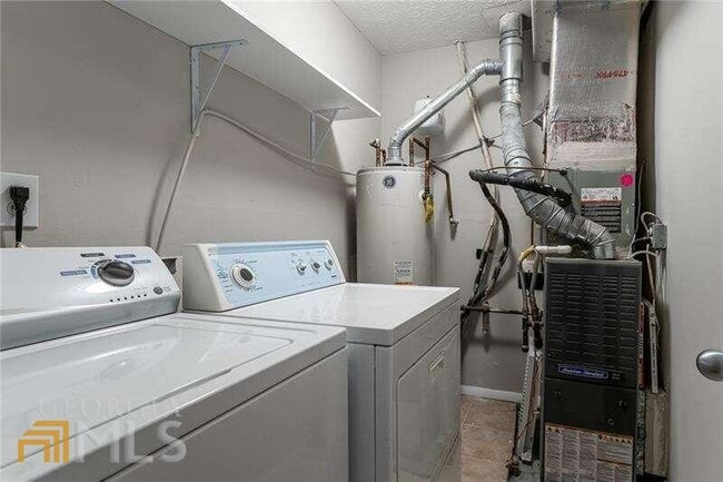 Building Photo - 306 Wynnes Ridge Cir SE