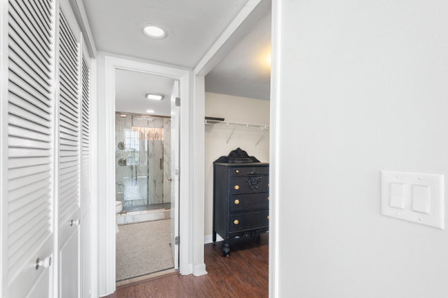 Building Photo - 235 6th St NW