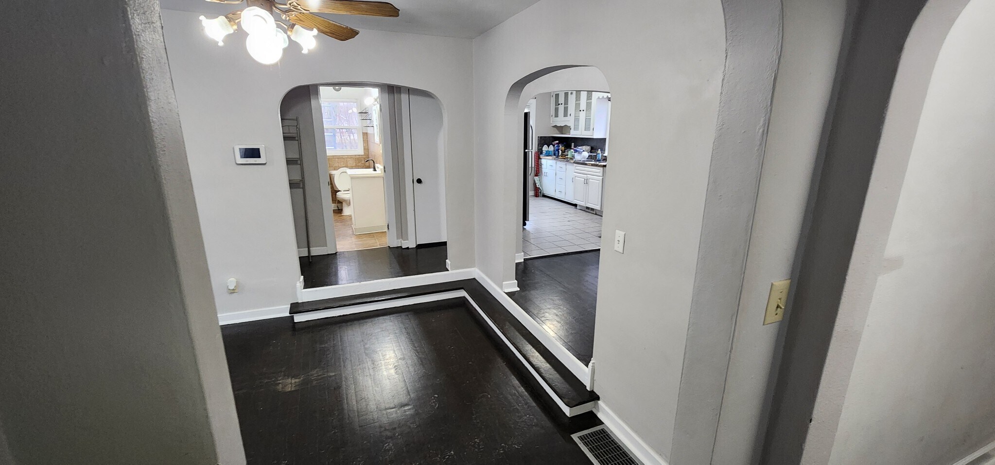 Building Photo - 1748 W Grand Ave