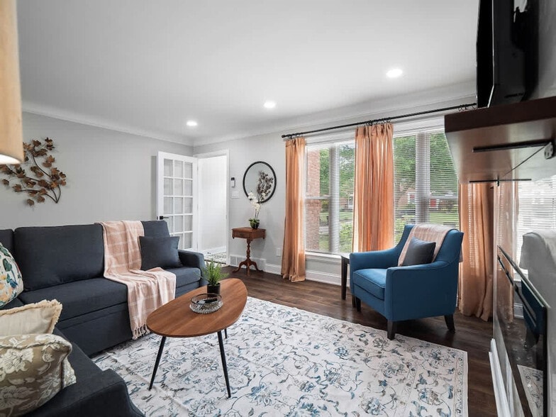 Building Photo - 4055 Verona Rd