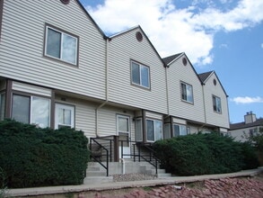Building Photo - 7616 Lexington Manor Dr