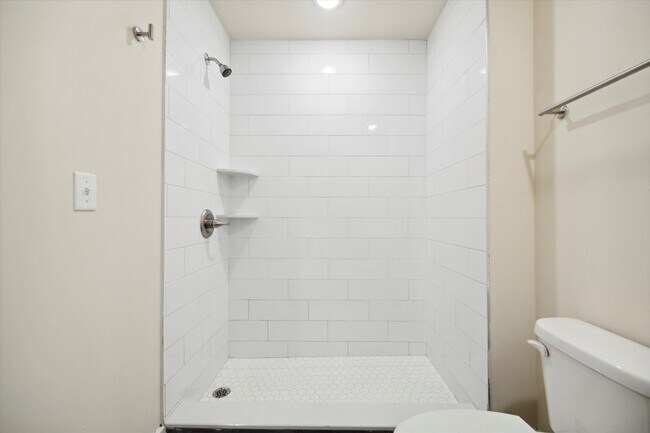 Building Photo - 1519 N Sydenham St