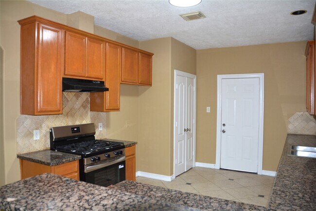 Building Photo - 10916 Panther Ct