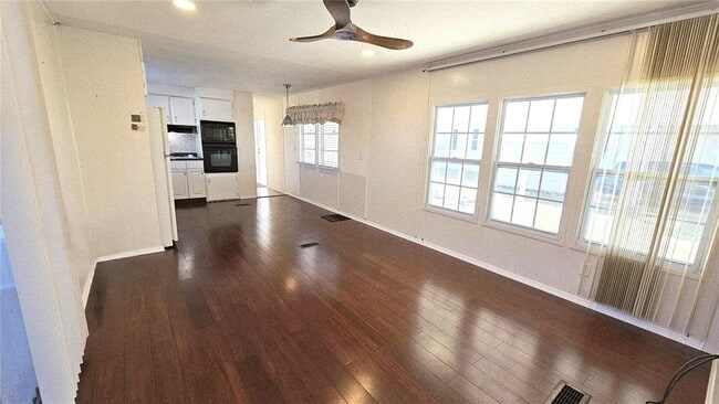 Building Photo - 1355 Flamingo Dr