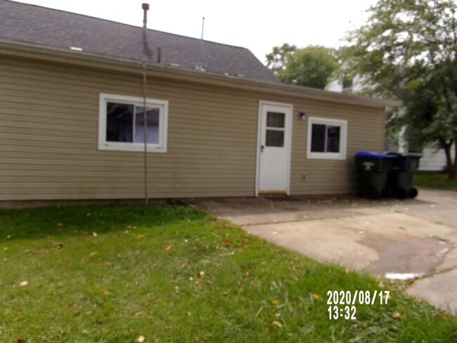 Building Photo - 1413 ANDERSON