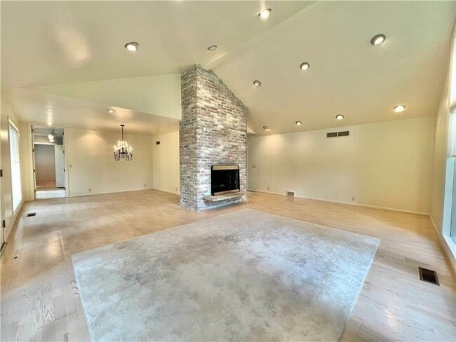 Building Photo - 112 Pheasant Dr