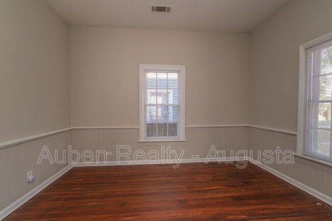 Building Photo - 209 Telfair St