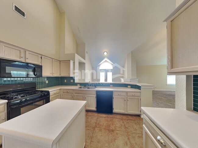 Building Photo - 403 Thunderbay Dr