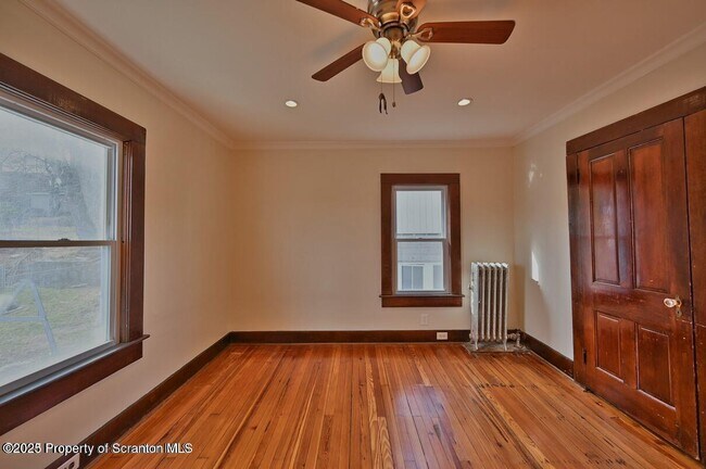 Building Photo - 1025 Ridge Ave