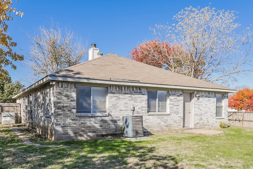 Building Photo - 309 Willowstone Trail