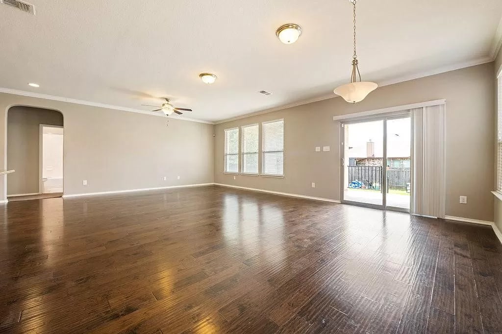 Building Photo - Room in House on Calla Lily Boulevard