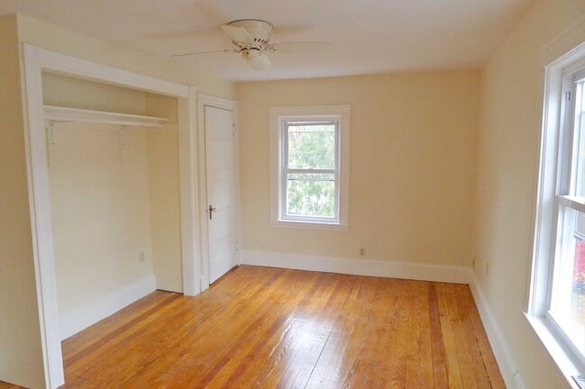 Building Photo - 155 Oak St