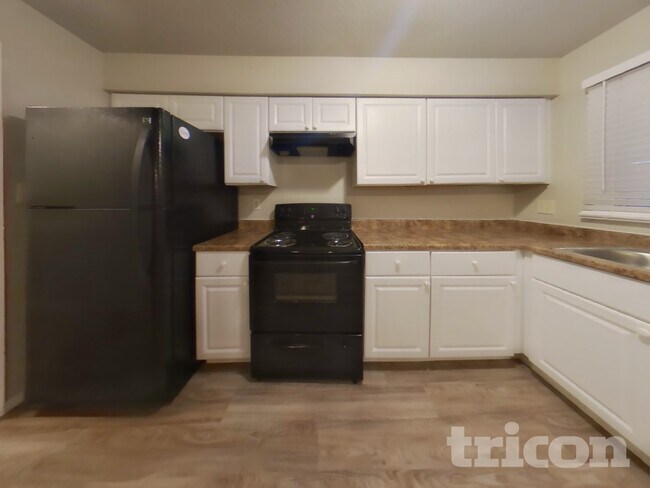 Building Photo - 1349 W Morrow Dr