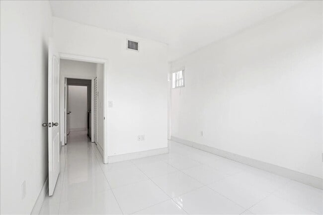 Building Photo - 3802 SW 165th Terrace