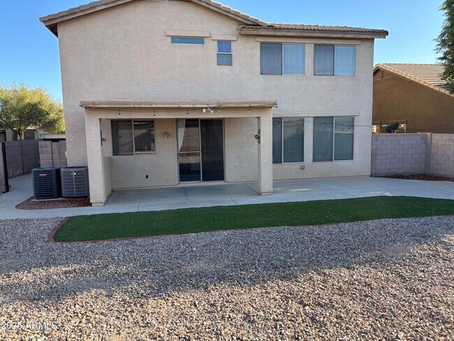 Building Photo - 15876 W Sonora St