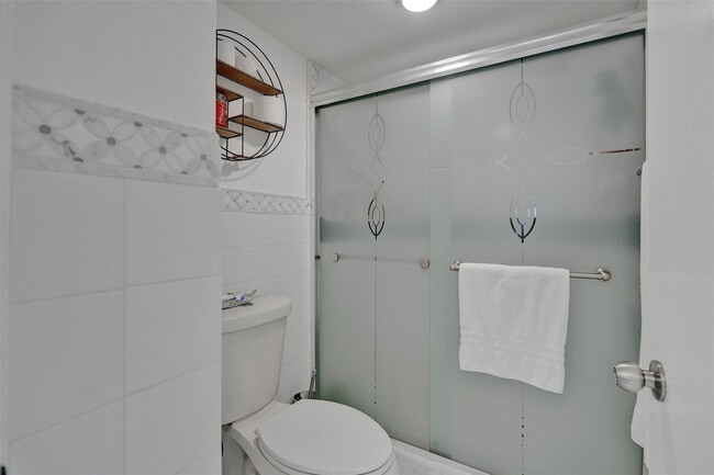 Building Photo - 18041 Biscayne Blvd