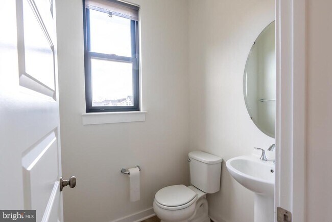 Building Photo - 17133 Hardisty Wy