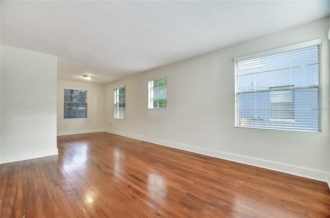 Building Photo - 1916 S Habana Ave