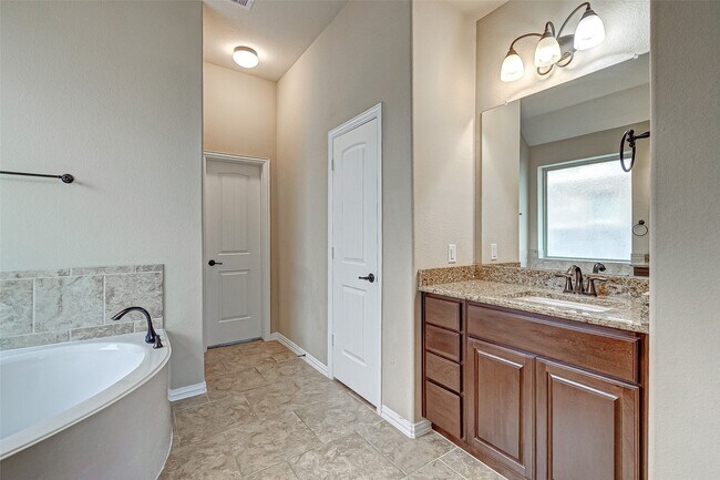 Building Photo - 4814 Sequoia Park Ln