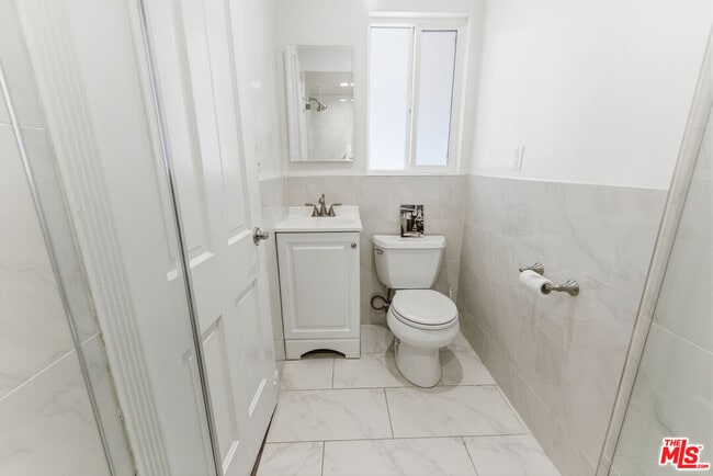 Building Photo - 1532 Glendon Ave