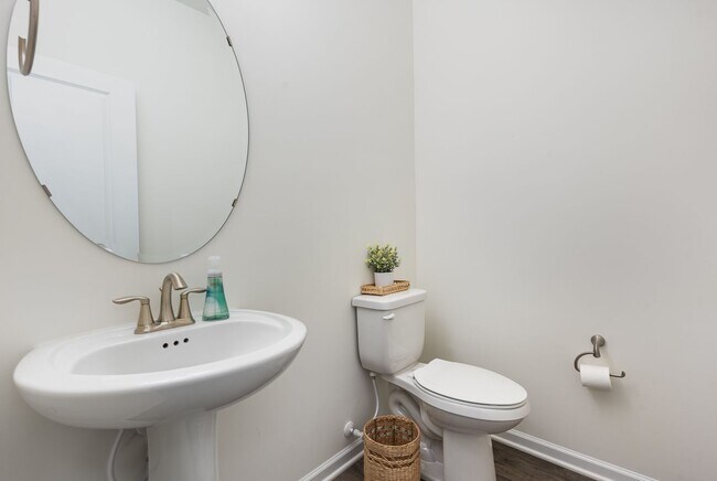 Building Photo - Breathtaking, Spacious Townhome in Parc at...