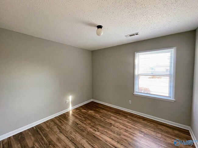 Building Photo - 1501 Westview Dr NW
